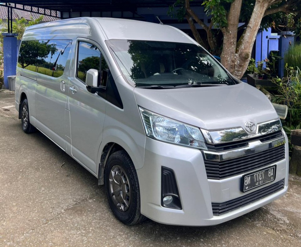 Sewa Hiace Premio Jogja