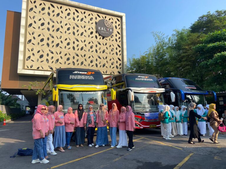 Perjalanan Acropolis Trans Bersama Client